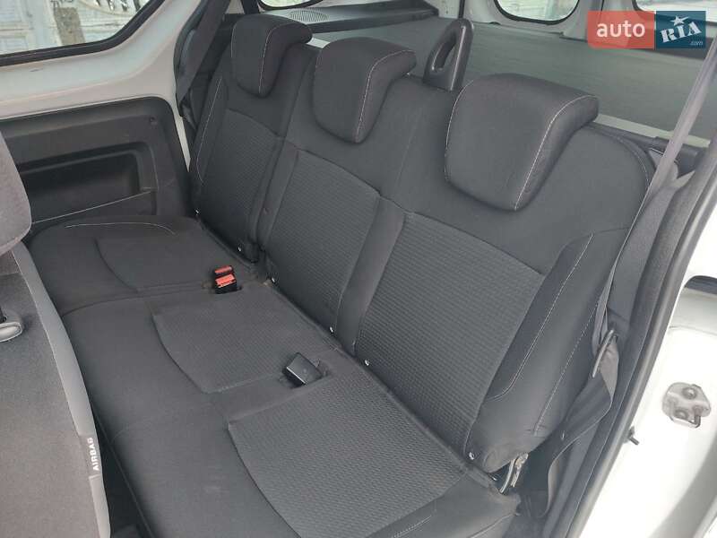 Минивэн Renault Dokker 2018 в Косове фото 36 Минивэн Renault Dokker 2018 в Косове