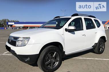 Позашляховик / Кросовер Renault Duster 2010 в Чернівцях