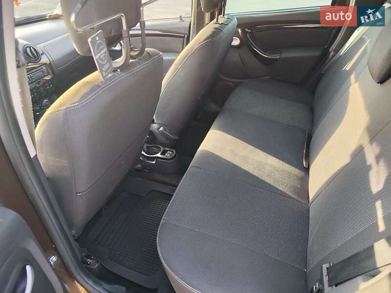 Внедорожник / Кроссовер Renault Duster 2010 в Ворзеле