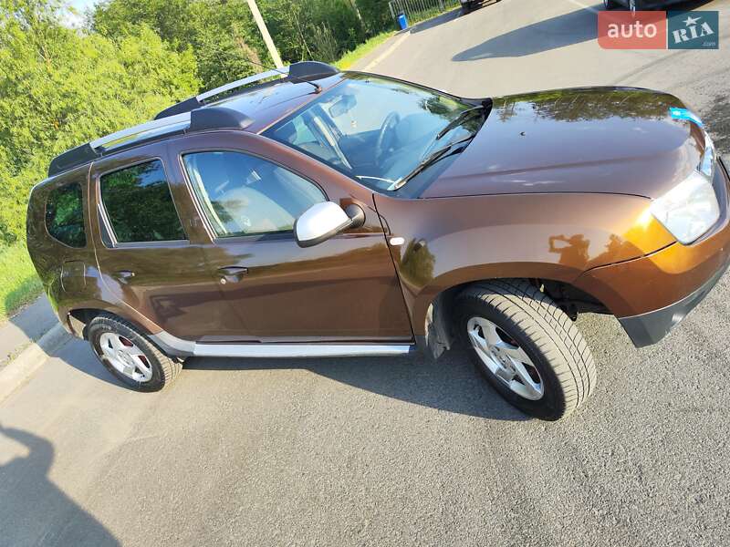 Внедорожник / Кроссовер Renault Duster 2010 в Ворзеле