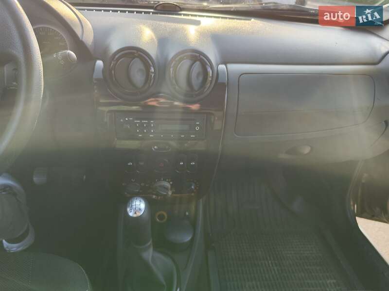 Внедорожник / Кроссовер Renault Duster 2010 в Ворзеле