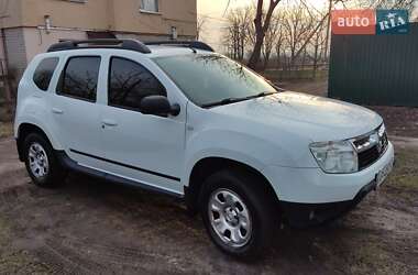 Внедорожник / Кроссовер Renault Duster 2011 в Новониколаевке