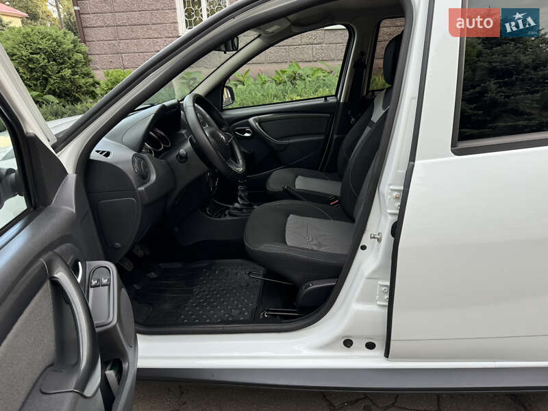 Внедорожник / Кроссовер Renault Duster 2017 в Каменском