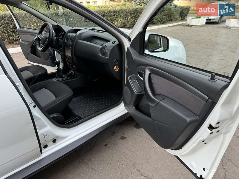 Внедорожник / Кроссовер Renault Duster 2017 в Каменском
