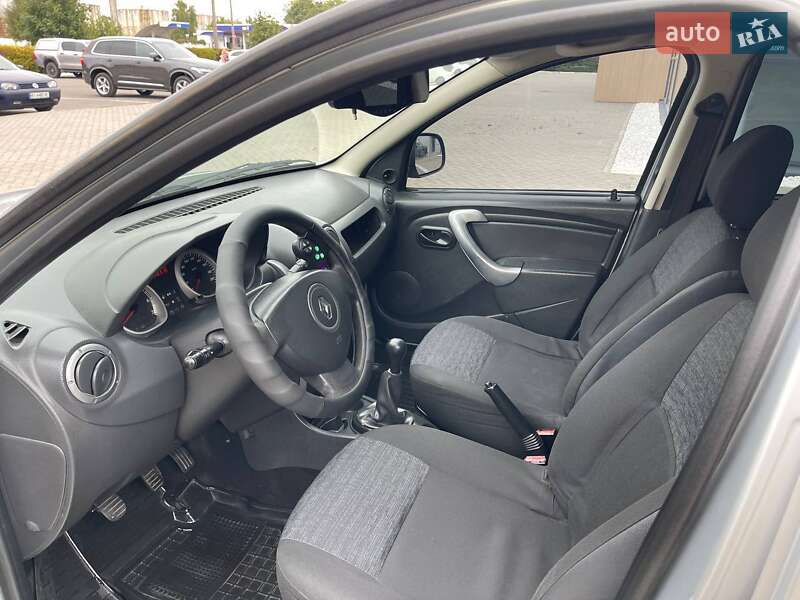 Позашляховик / Кросовер Renault Duster 2011 в Полтаві