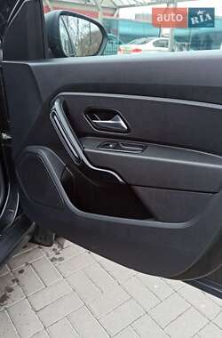 Внедорожник / Кроссовер Renault Duster 2018 в 
