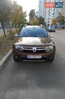 Позашляховик / Кросовер Renault Duster 2013 в 