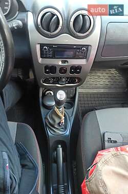 Позашляховик / Кросовер Renault Duster 2013 в 