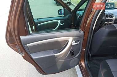 Позашляховик / Кросовер Renault Duster 2013 в 