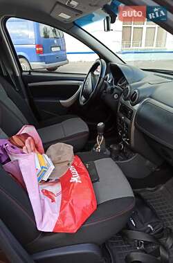 Позашляховик / Кросовер Renault Duster 2013 в 