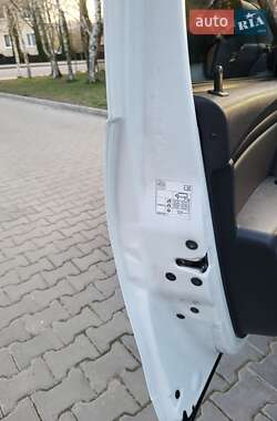 Позашляховик / Кросовер Renault Duster 2013 в 