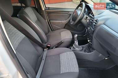 Позашляховик / Кросовер Renault Duster 2013 в 