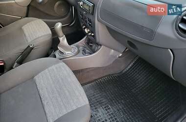 Позашляховик / Кросовер Renault Duster 2013 в 
