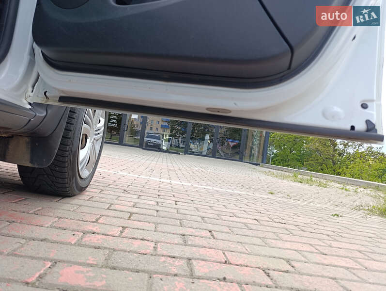 Внедорожник / Кроссовер Renault Duster 2017 в Харькове фото 6 Внедорожник / Кроссовер Renault Duster 2017 в Харькове