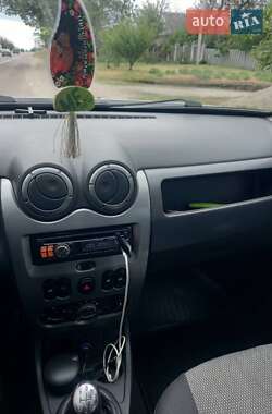 Внедорожник / Кроссовер Renault Duster 2011 в 