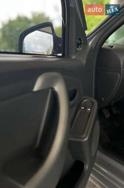 Внедорожник / Кроссовер Renault Duster 2015 в 