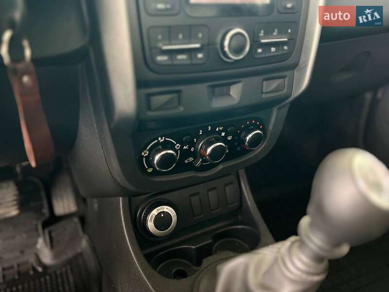 Позашляховик / Кросовер Renault Duster 2015 в Миколаєві