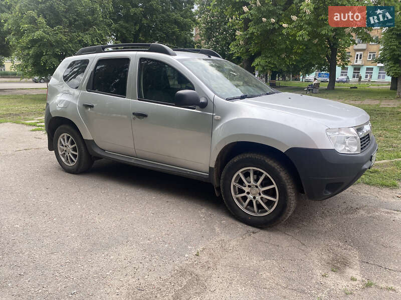 Внедорожник / Кроссовер Renault Duster 2010 в 