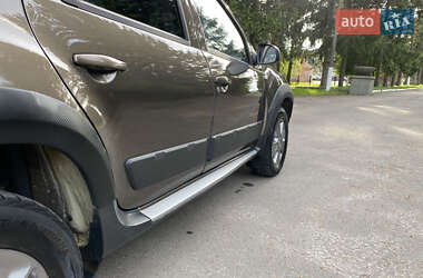 Внедорожник / Кроссовер Renault Duster 2017 в 