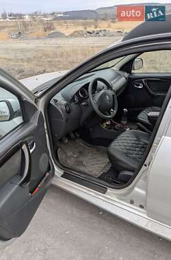 Позашляховик / Кросовер Renault Duster 2011 в 