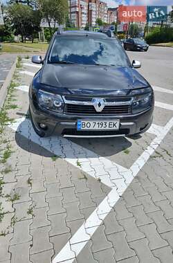 Внедорожник / Кроссовер Renault Duster 2013 в 