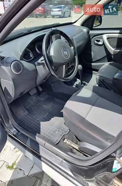 Внедорожник / Кроссовер Renault Duster 2013 в 