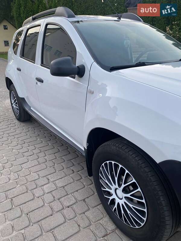 Внедорожник / Кроссовер Renault Duster 2012 в Кременце