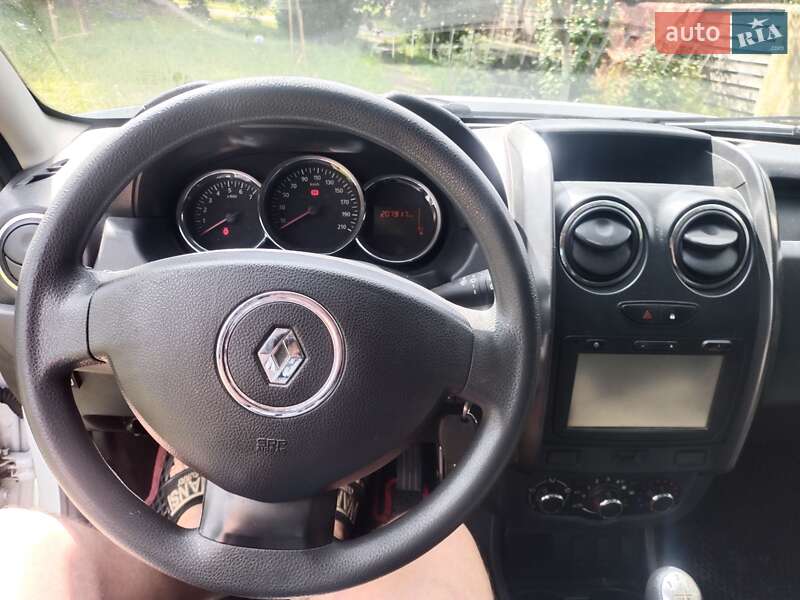 Внедорожник / Кроссовер Renault Duster 2016 в Брусилове