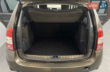 Внедорожник / Кроссовер Renault Duster 2017 в 