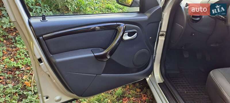 Внедорожник / Кроссовер Renault Duster 2010 в Полтаве