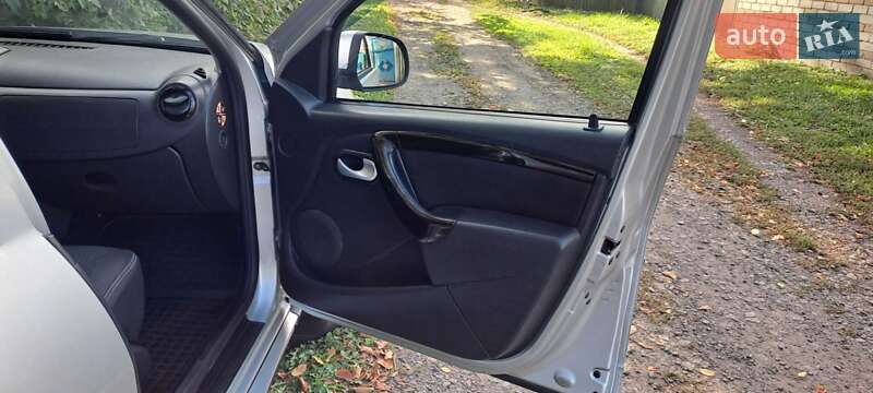 Внедорожник / Кроссовер Renault Duster 2010 в Полтаве