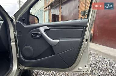 Внедорожник / Кроссовер Renault Duster 2012 в 