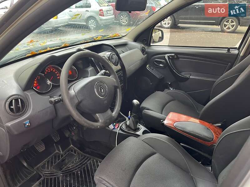 Внедорожник / Кроссовер Renault Duster 2015 в Киеве