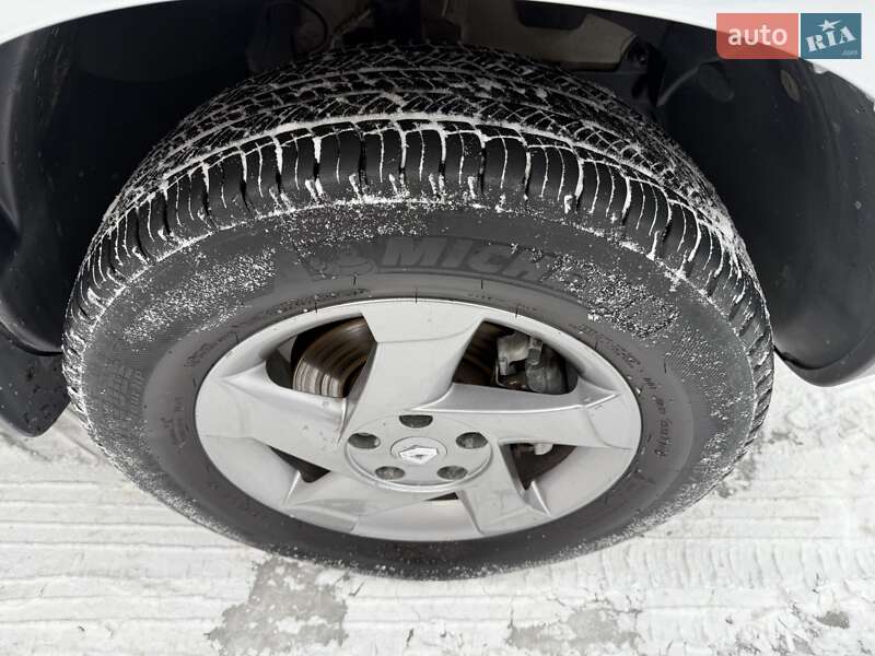 Внедорожник / Кроссовер Renault Duster 2013 в Виннице фото 4 Внедорожник / Кроссовер Renault Duster 2013 в Виннице