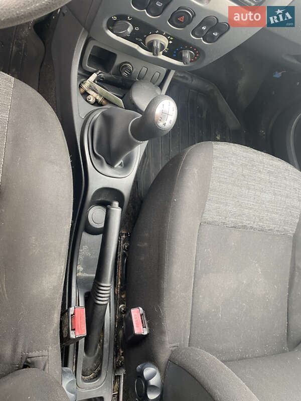 Внедорожник / Кроссовер Renault Duster 2011 в Славутиче фото 26 Внедорожник / Кроссовер Renault Duster 2011 в Славутиче