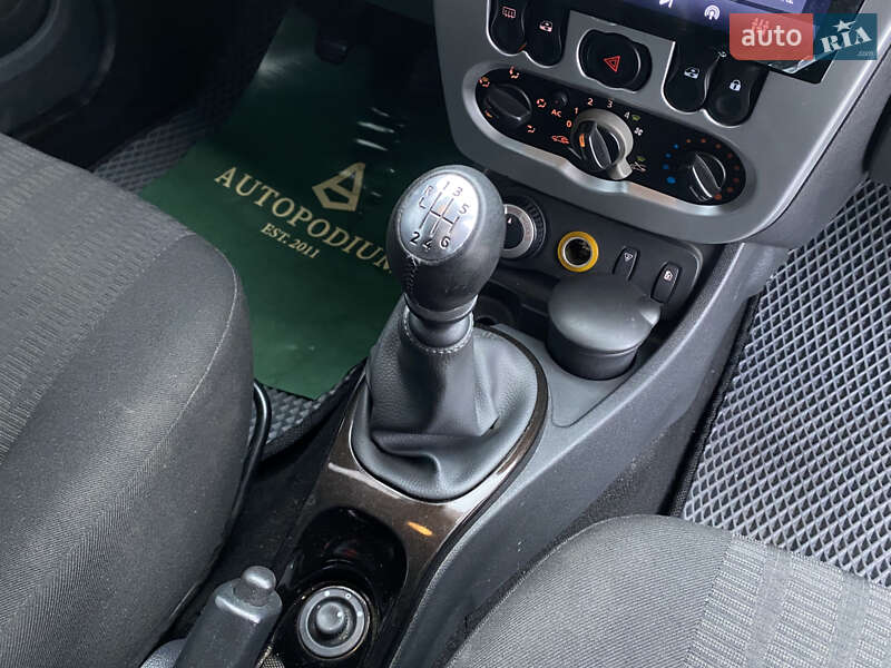 Внедорожник / Кроссовер Renault Duster 2011 в Киеве