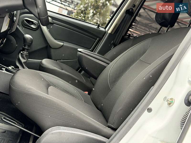 Внедорожник / Кроссовер Renault Duster 2017 в Одессе фото 40 Внедорожник / Кроссовер Renault Duster 2017 в Одессе