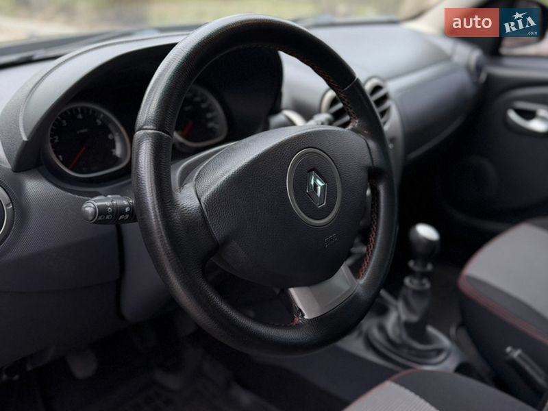 Позашляховик / Кросовер Renault Duster 2013 в Запоріжжі