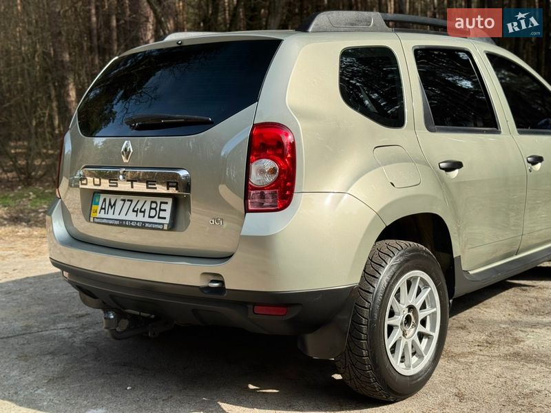 Внедорожник / Кроссовер Renault Duster 2014 в Киеве