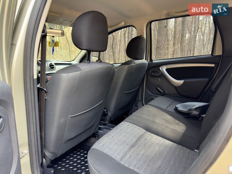 Внедорожник / Кроссовер Renault Duster 2014 в Киеве