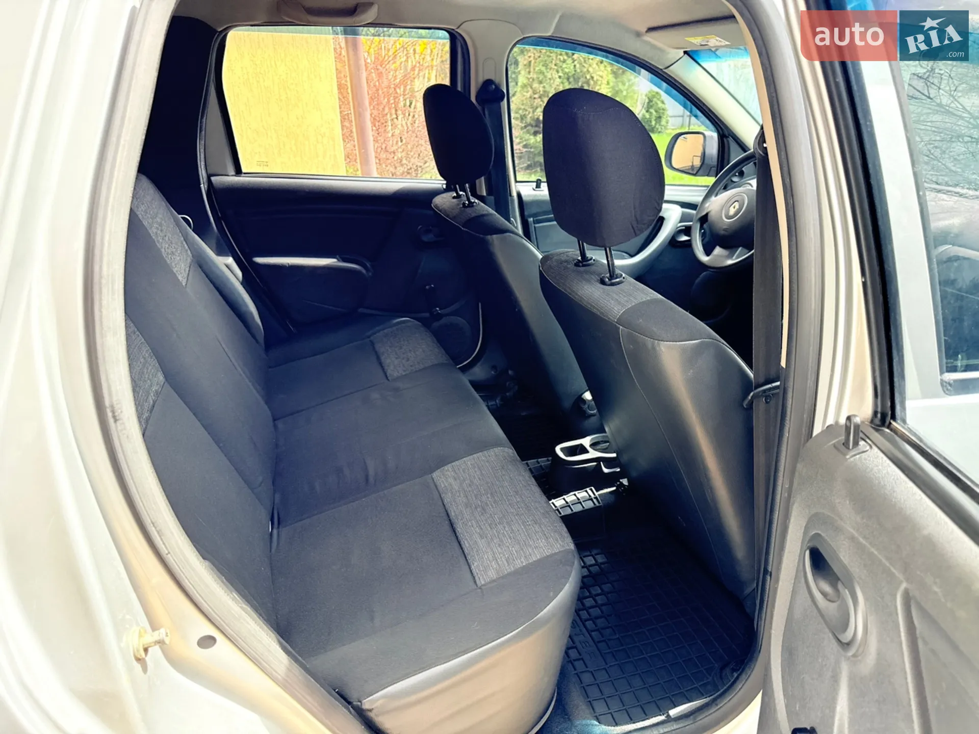 2010 Renault Duster - мініатюра 11