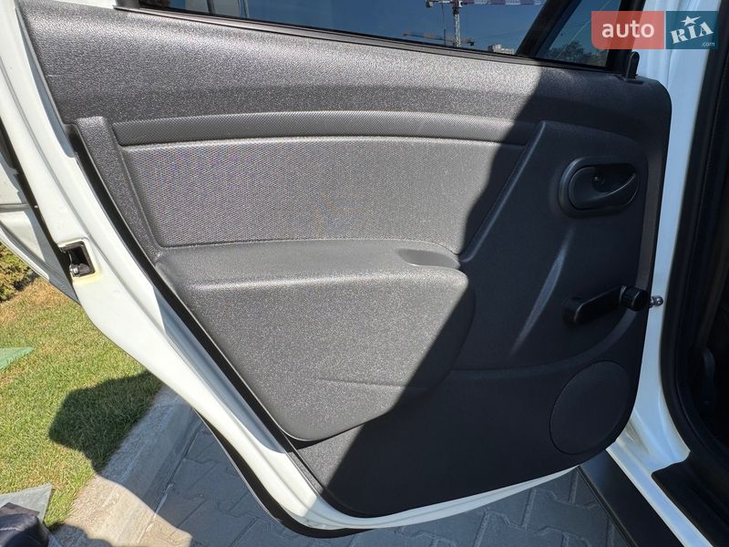 Внедорожник / Кроссовер Renault Duster 2014 в Киеве