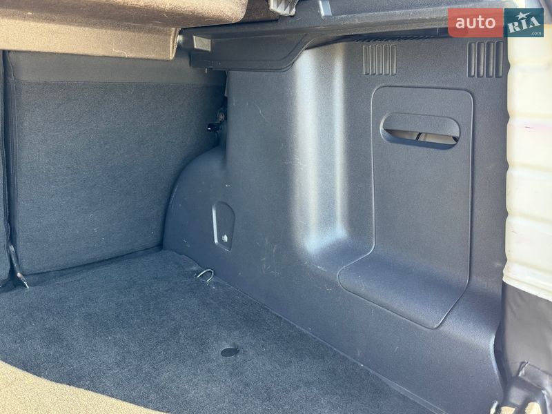 Внедорожник / Кроссовер Renault Duster 2014 в Киеве