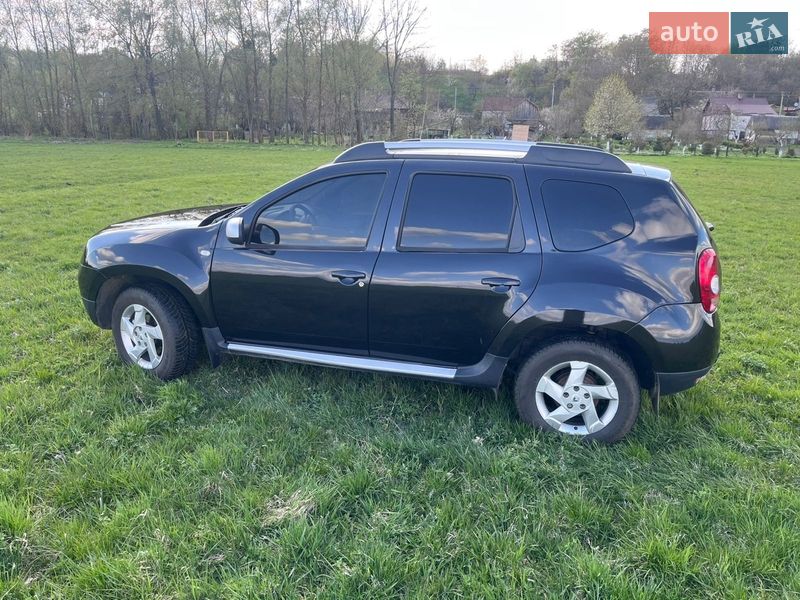 Внедорожник / Кроссовер Renault Duster 2010 в Остроге