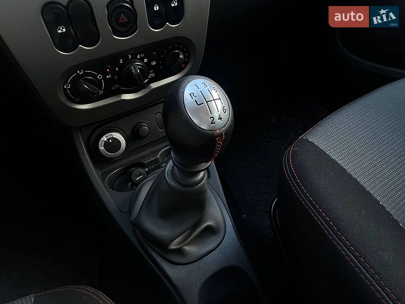 Позашляховик / Кросовер Renault Duster 2013 в Києві