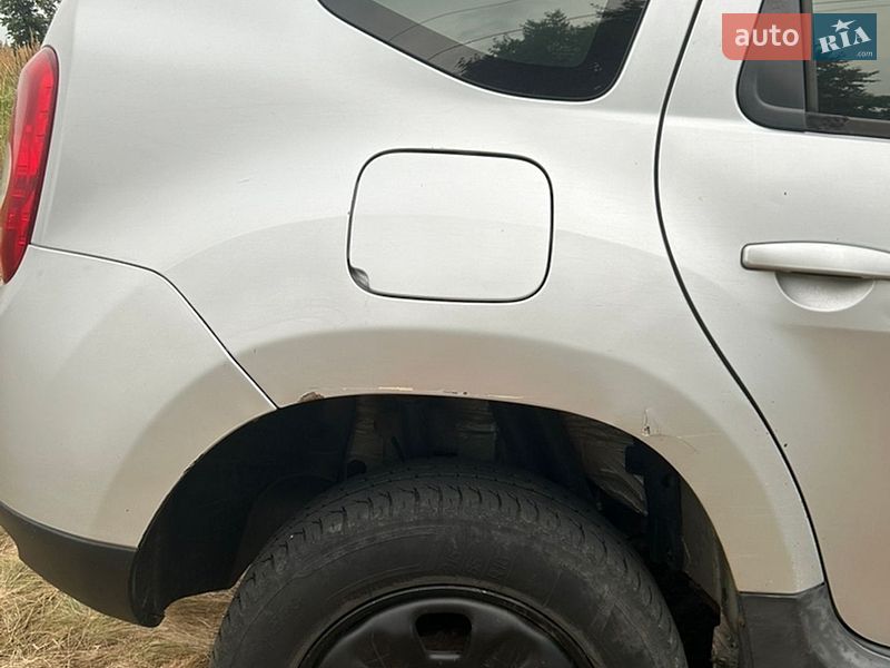 Внедорожник / Кроссовер Renault Duster 2012 в Тараще
