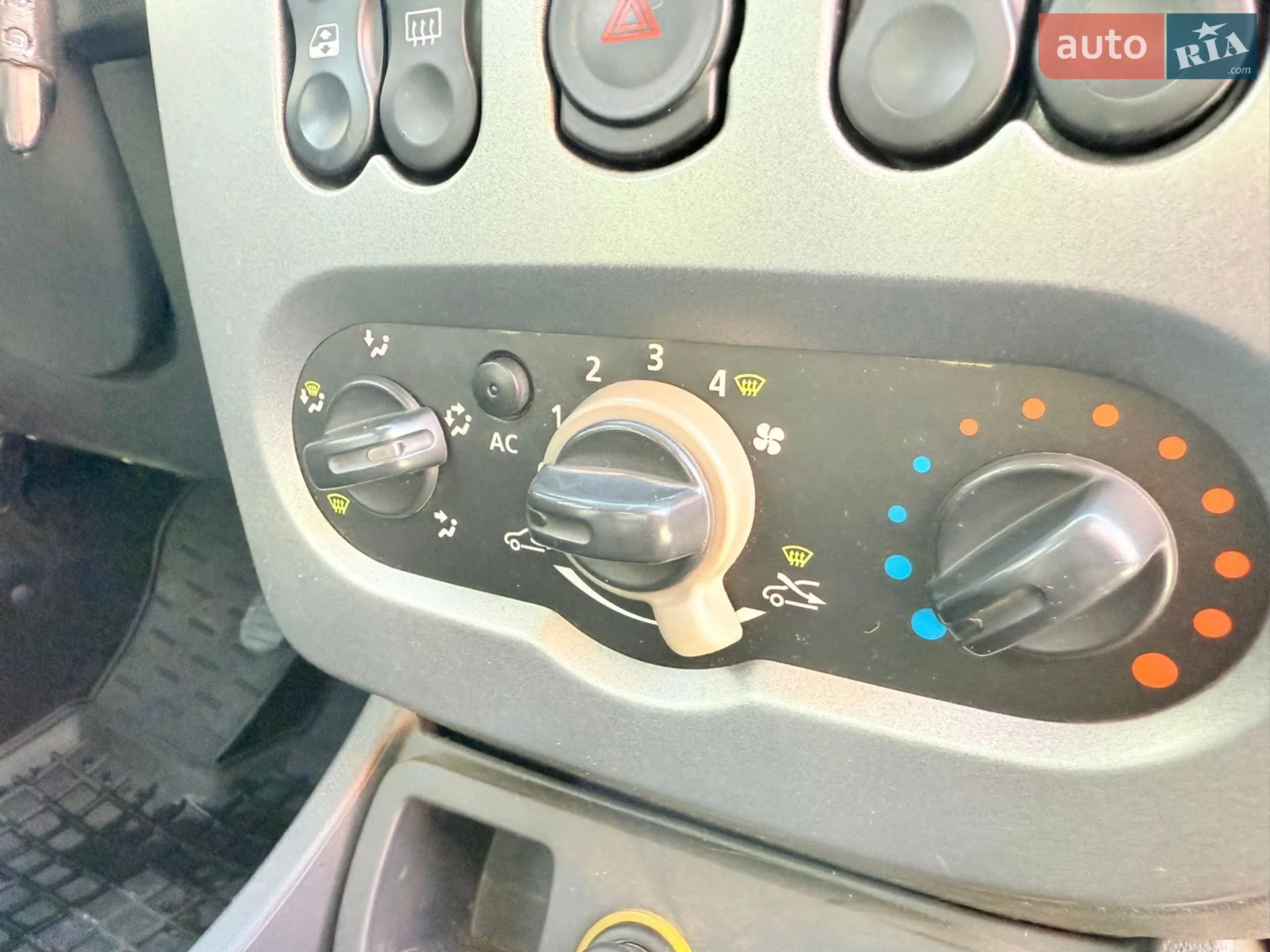 2010 Renault Duster - мініатюра 19