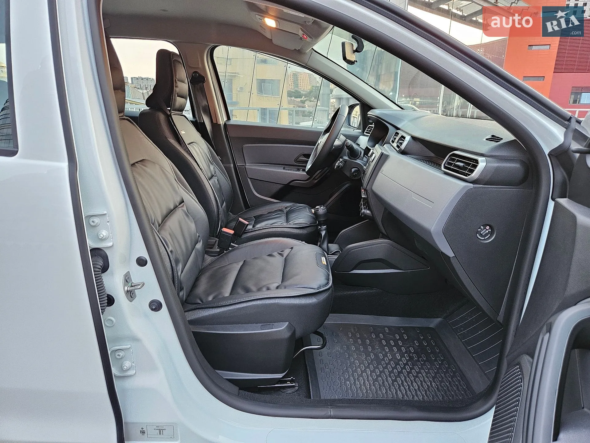 2024 Renault Duster - мініатюра 31