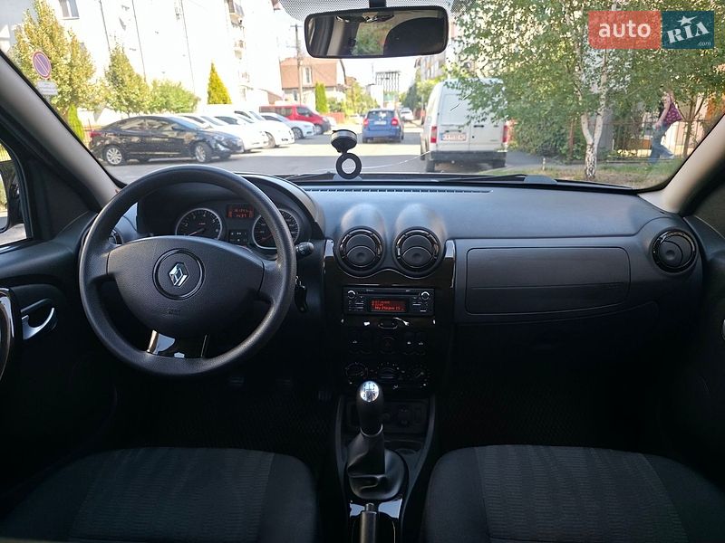 Внедорожник / Кроссовер Renault Duster 2012 в Вишневом
