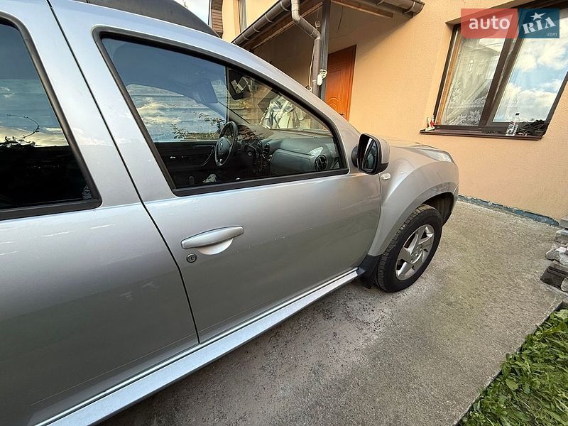 Позашляховик / Кросовер Renault Duster 2011 в Києві